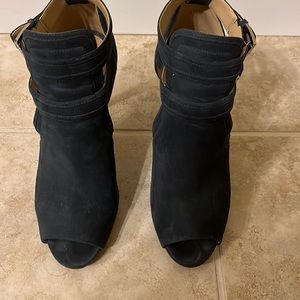 Great condition Michael Kors open toe heels.